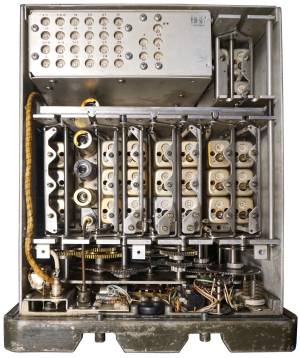 Collins R-392 chassis from above
